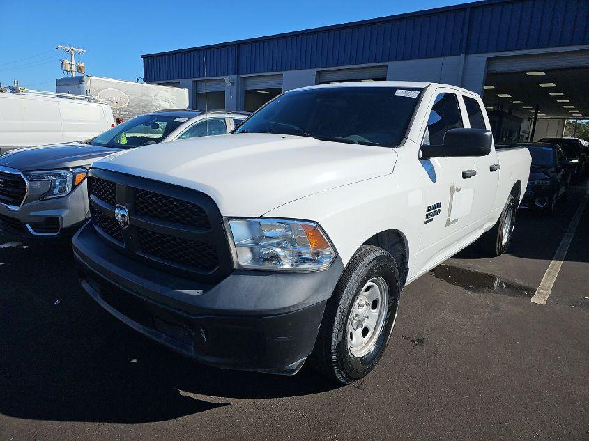 RAM 1500 CLASSIC TRADESMAN  4X2 6'4 BOX 2020