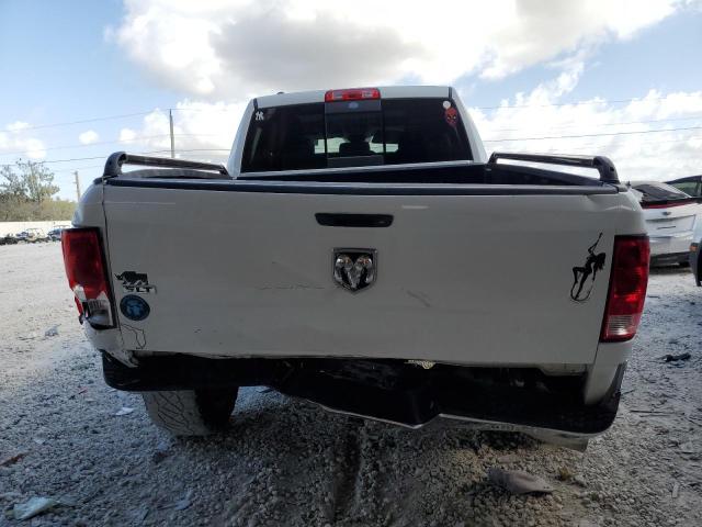 RAM 1500 SLT 2015