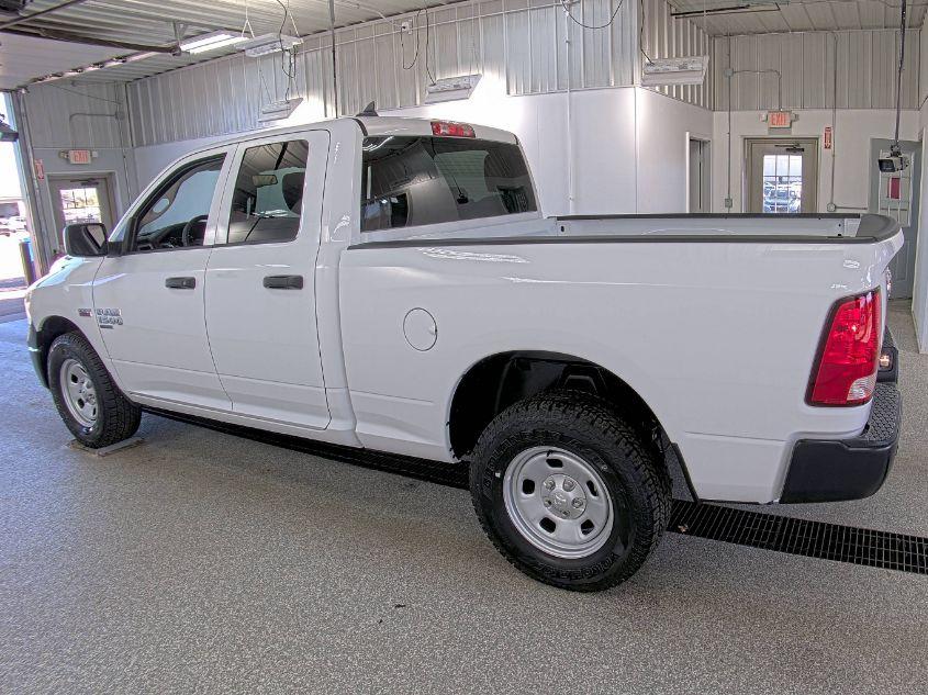 RAM 1500 CLASSIC TRADESMAN  4X4 6'4 BOX 2023