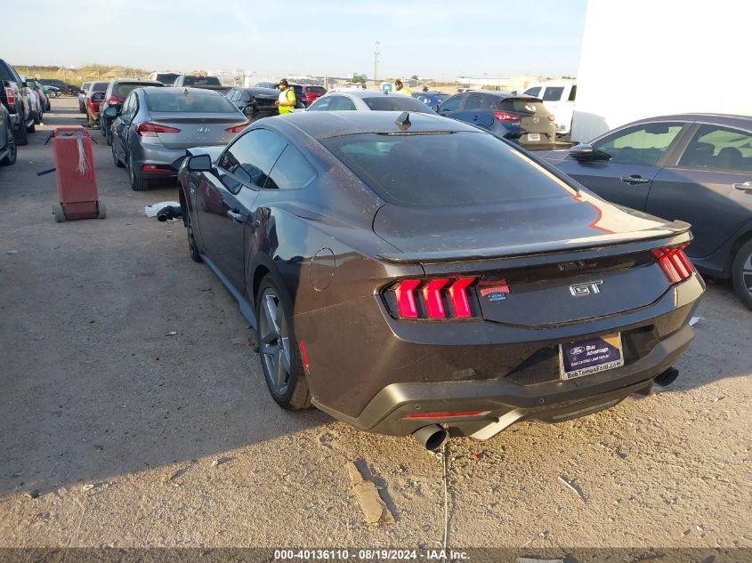 FORD MUSTANG GT FASTBACK 2024