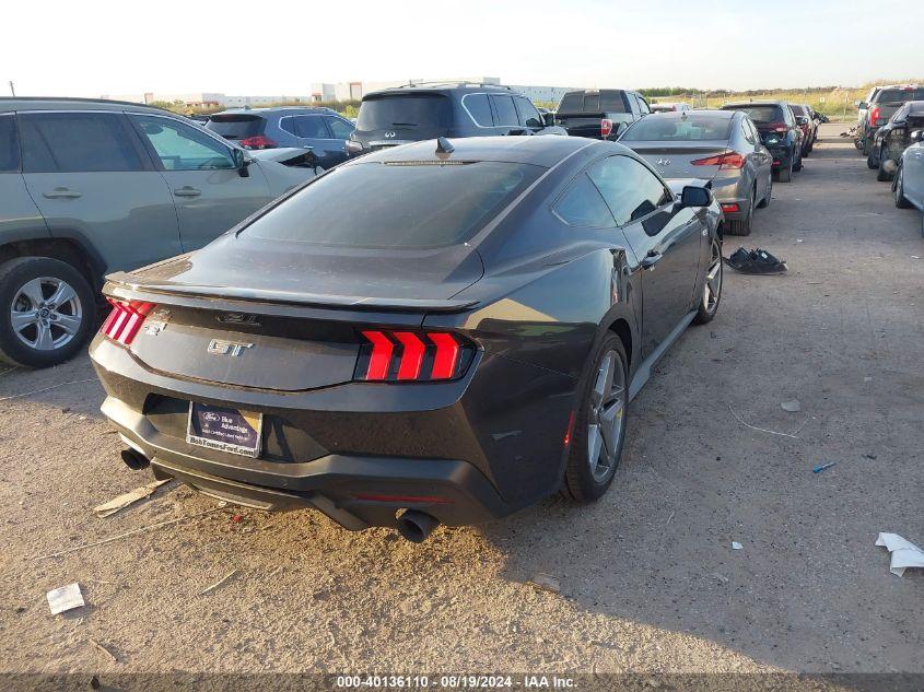 FORD MUSTANG GT FASTBACK 2024