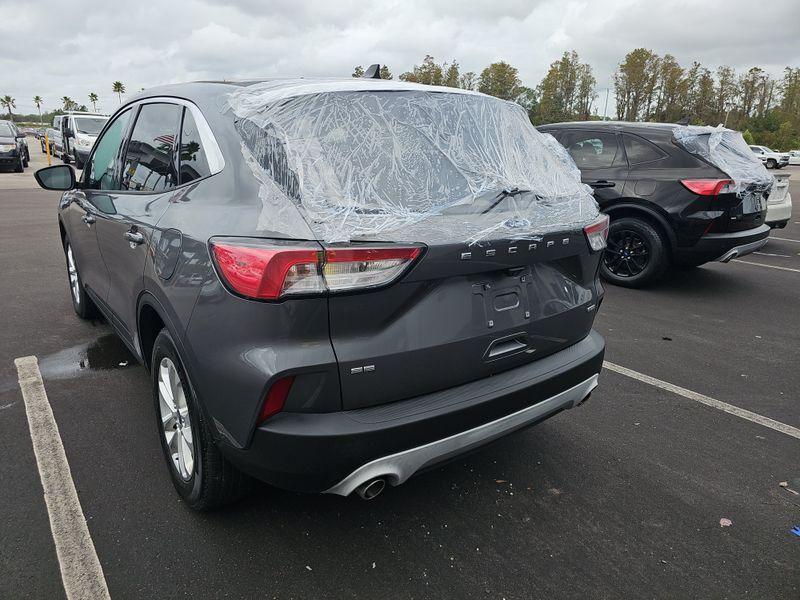 FORD ESCAPE SE HYBRID 2021