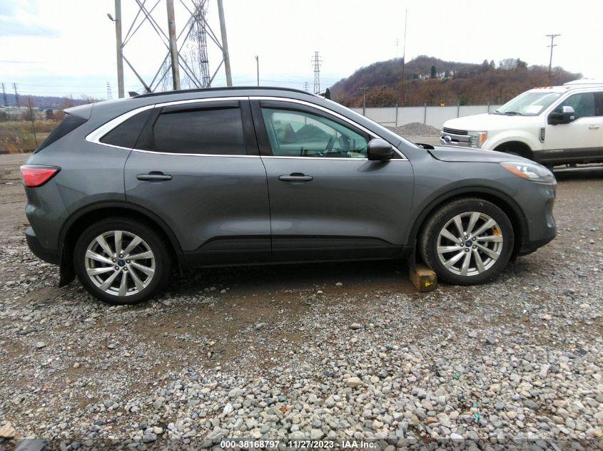 FORD ESCAPE TITANIUM HYBRID 2021