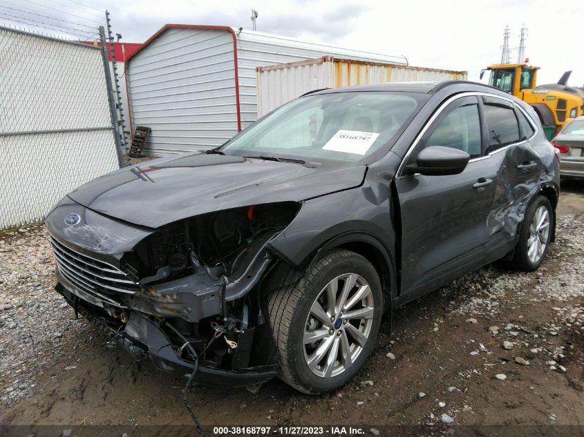 FORD ESCAPE TITANIUM HYBRID 2021