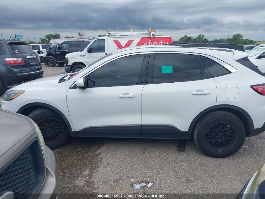 FORD ESCAPE SE 2021