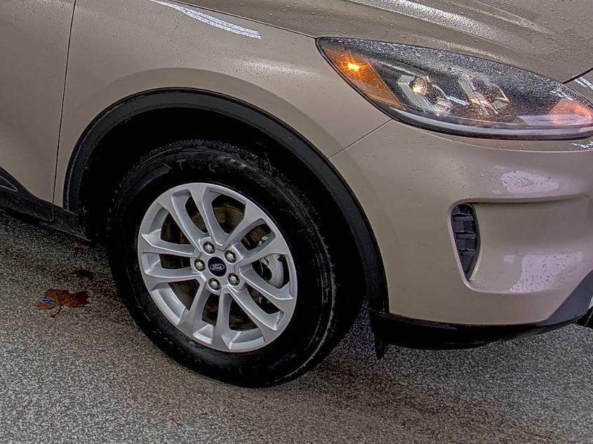 FORD ESCAPE SE 2021