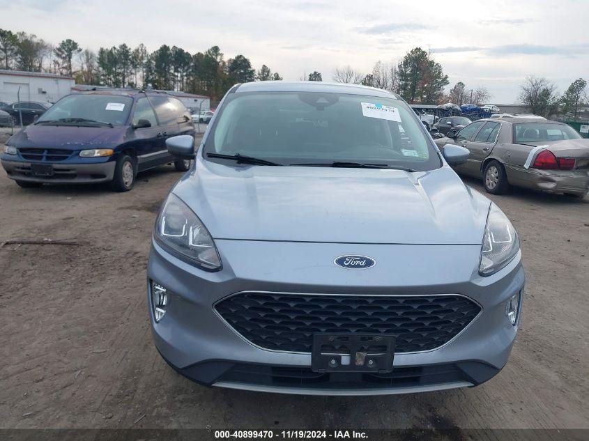 FORD ESCAPE SEL 2022