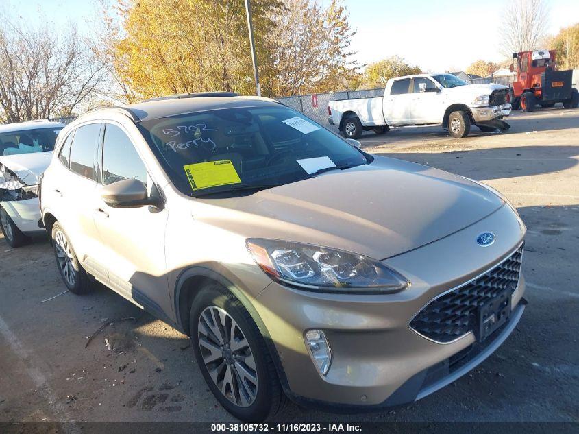 FORD ESCAPE TITANIUM 2020