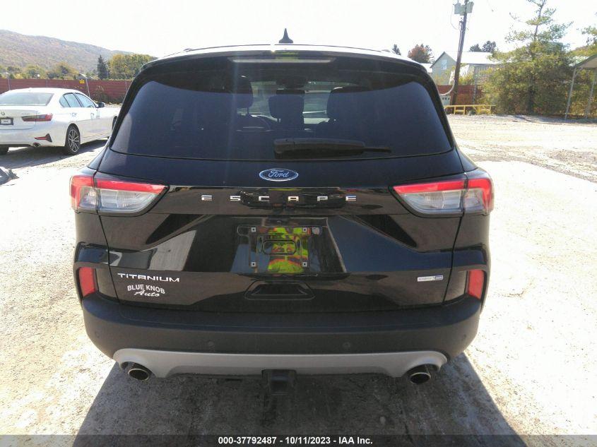 FORD ESCAPE TITANIUM 2020