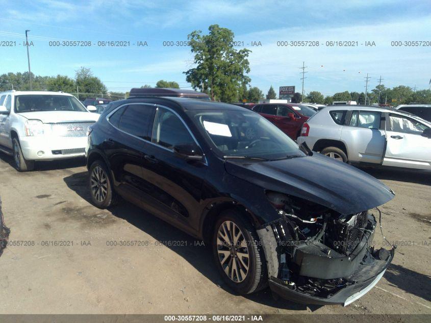 FORD ESCAPE TITANIUM 2020