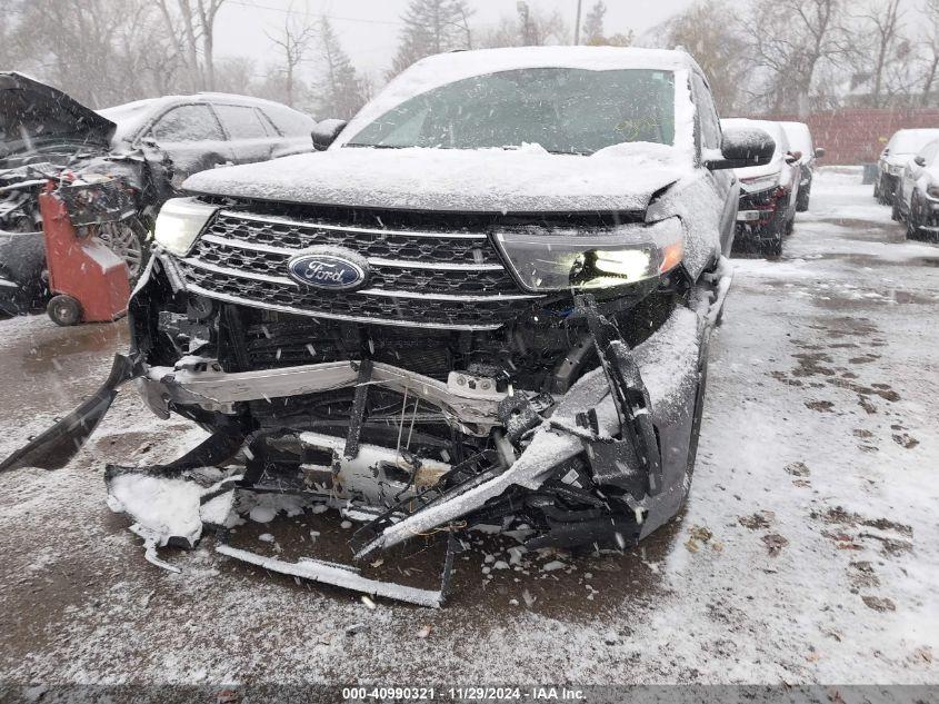 FORD EXPLORER XLT 2022