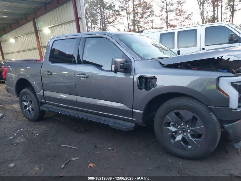 FORD F-150 LIGHTNING LARIAT 2022