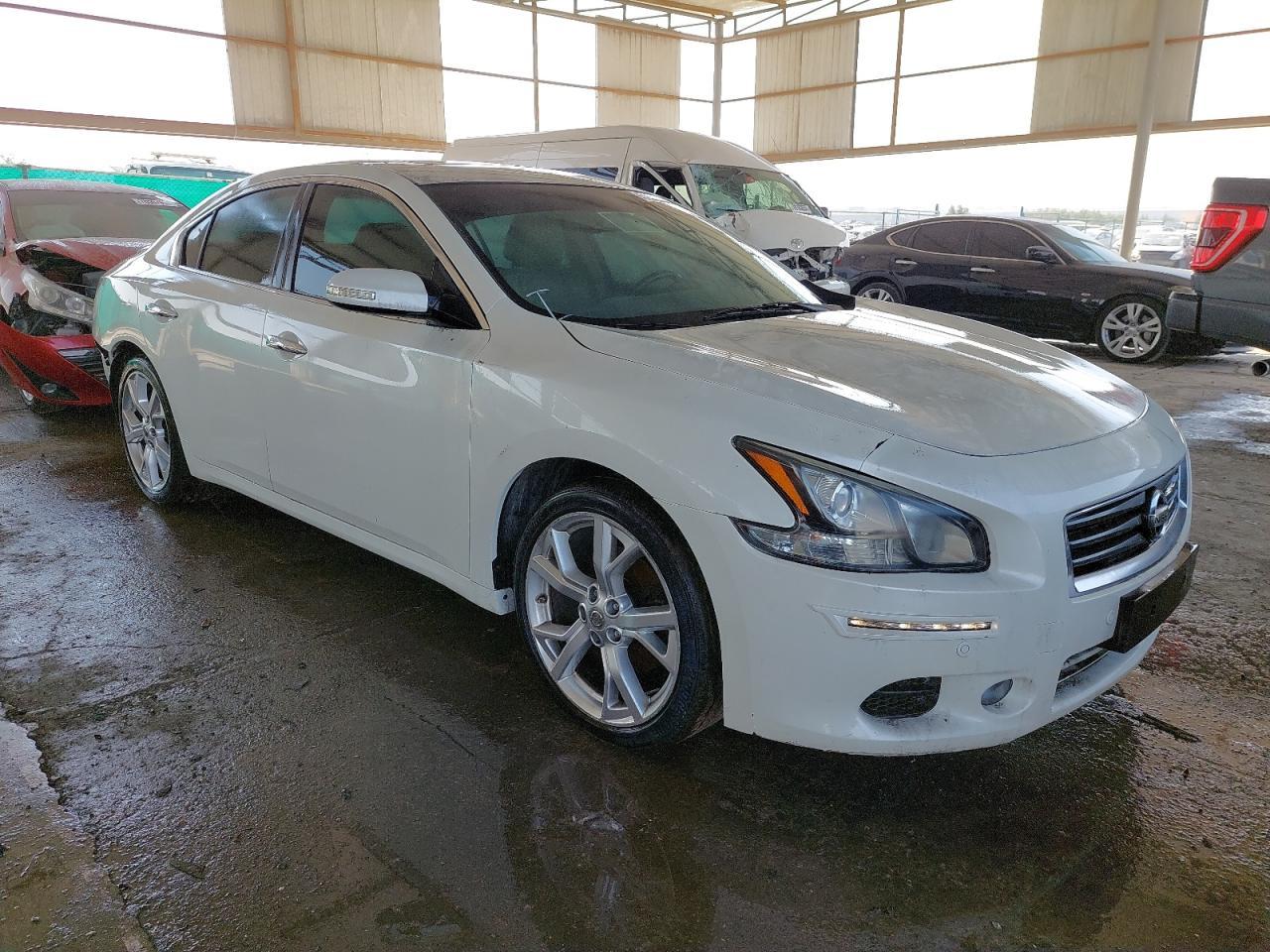 NISSAN MAXIMA  2015