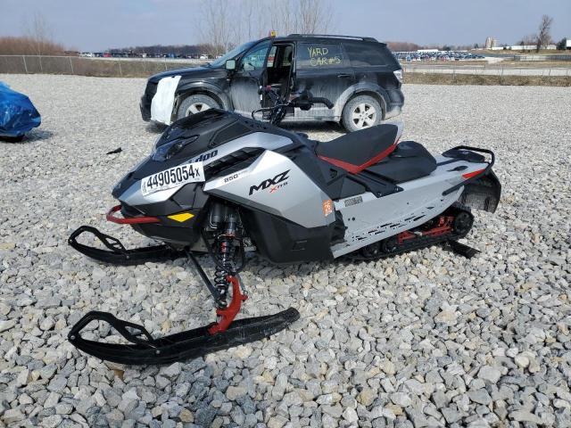 SKI DOO SNOWMOBILE MXZ 2024