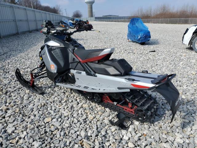 SKI DOO SNOWMOBILE MXZ 2024