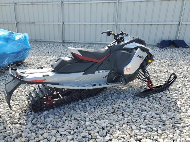 SKI DOO SNOWMOBILE MXZ 2024