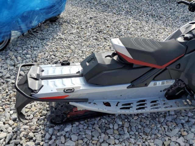 SKI DOO SNOWMOBILE MXZ 2024