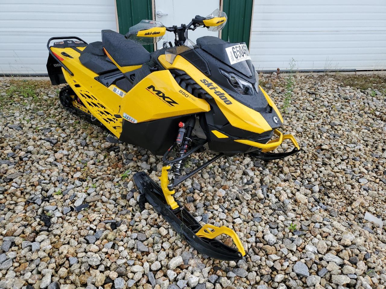 SKI DOO SNOWMOBILE 600 2023