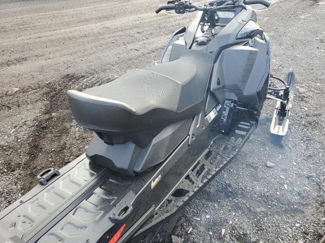 SKI DOO MXZX850  2024