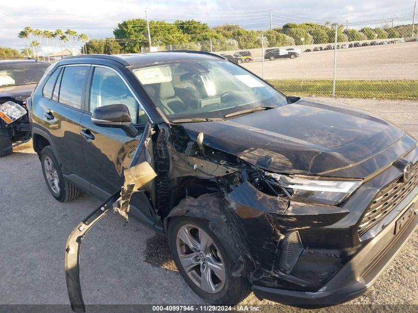 TOYOTA RAV4 XLE 2022