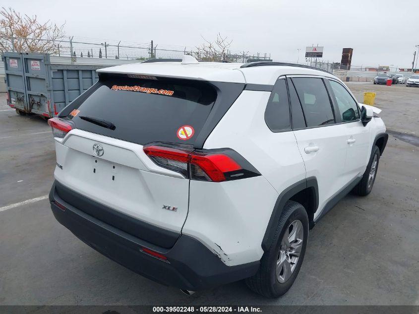 TOYOTA RAV4 XLE 2022