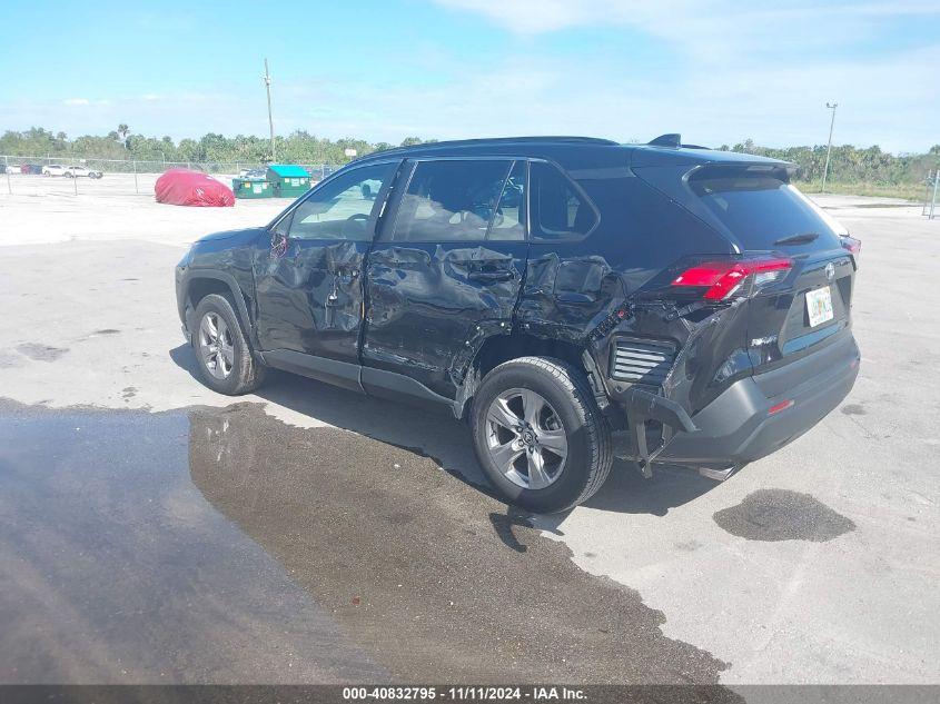 TOYOTA RAV4 XLE 2024