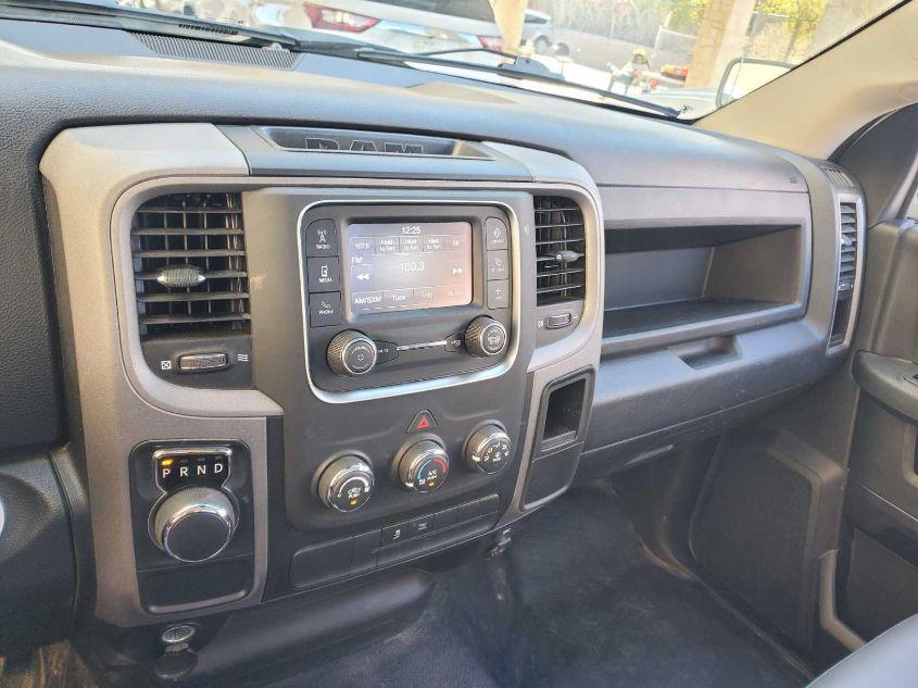 RAM 1500 CLASSIC TRADESMAN 2022