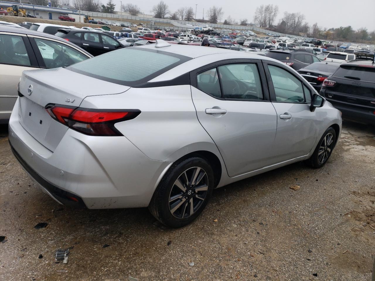 NISSAN VERSA SV SV 2021