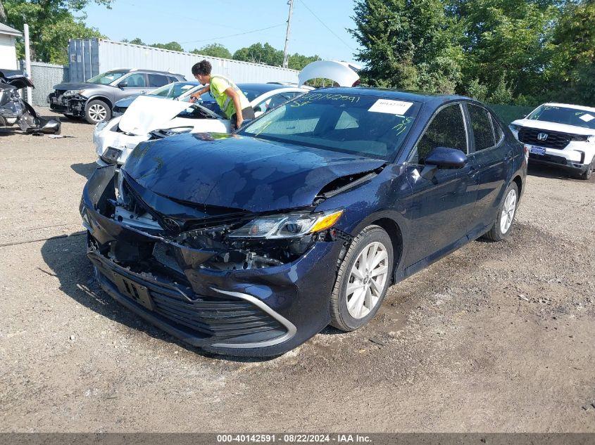 TOYOTA CAMRY LE 2022