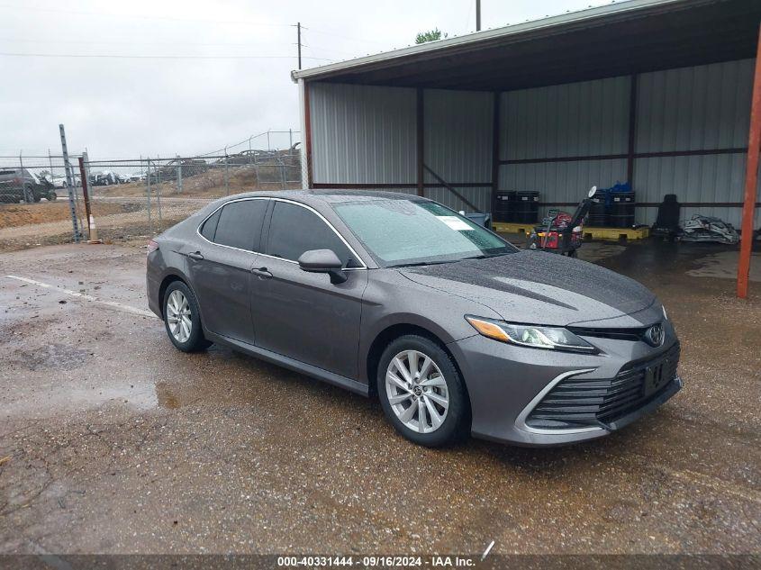 TOYOTA CAMRY LE 2021