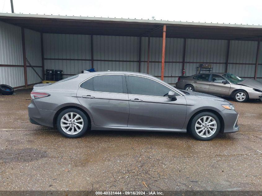 TOYOTA CAMRY LE 2021