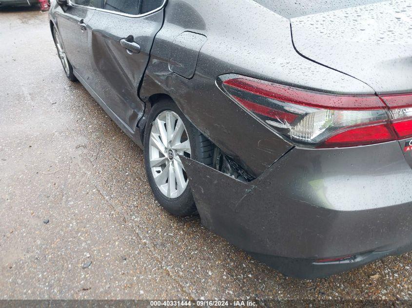 TOYOTA CAMRY LE 2021