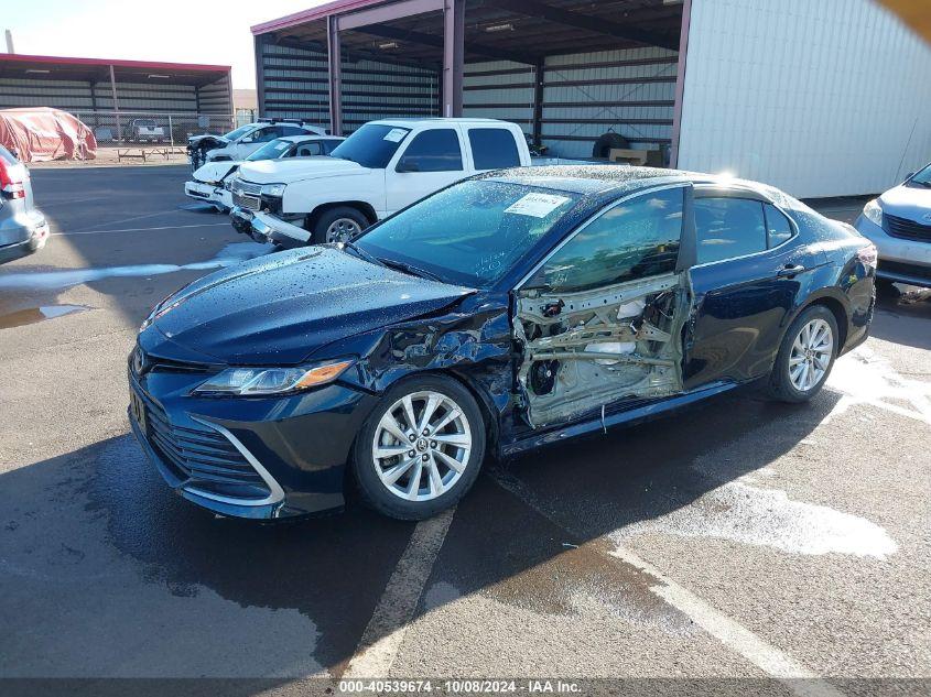 TOYOTA CAMRY LE 2021