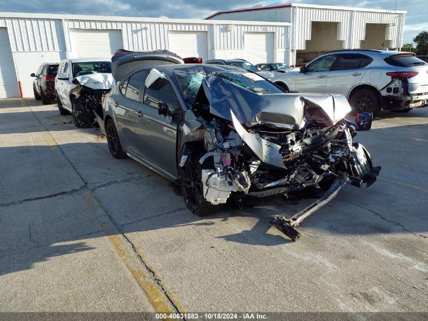 TOYOTA CAMRY SE 2025