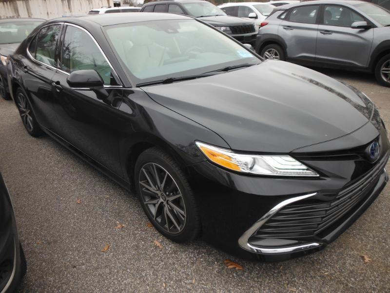 TOYOTA CAMRY XLE HYBRID 2021