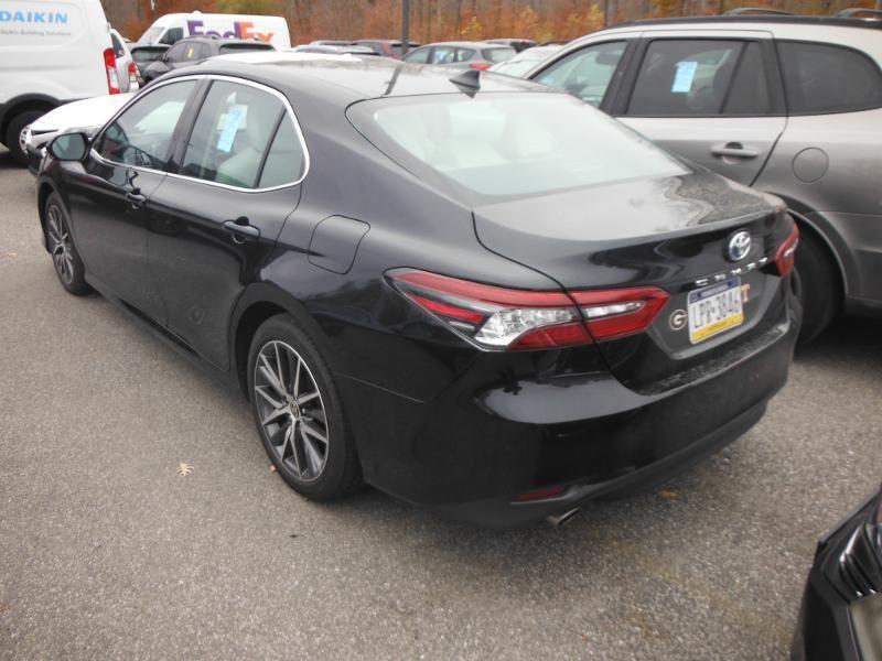 TOYOTA CAMRY XLE HYBRID 2021