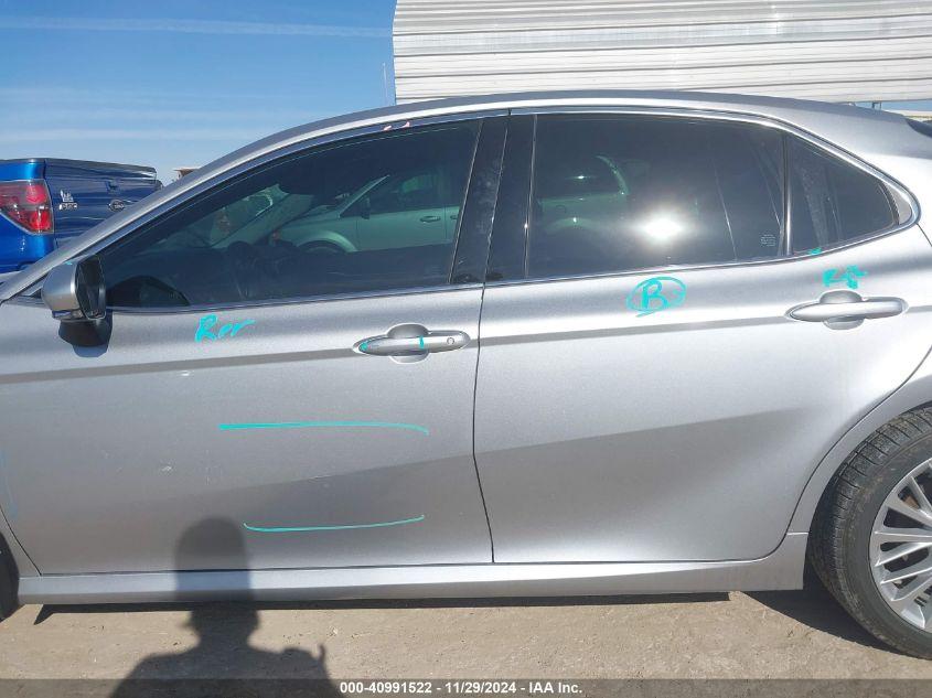 TOYOTA CAMRY XLE HYBRID 2020