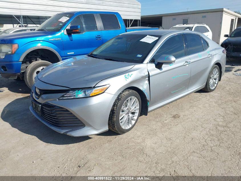 TOYOTA CAMRY XLE HYBRID 2020