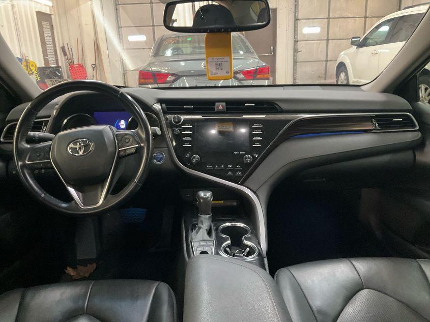 TOYOTA CAMRY XLE HYBRID 2020