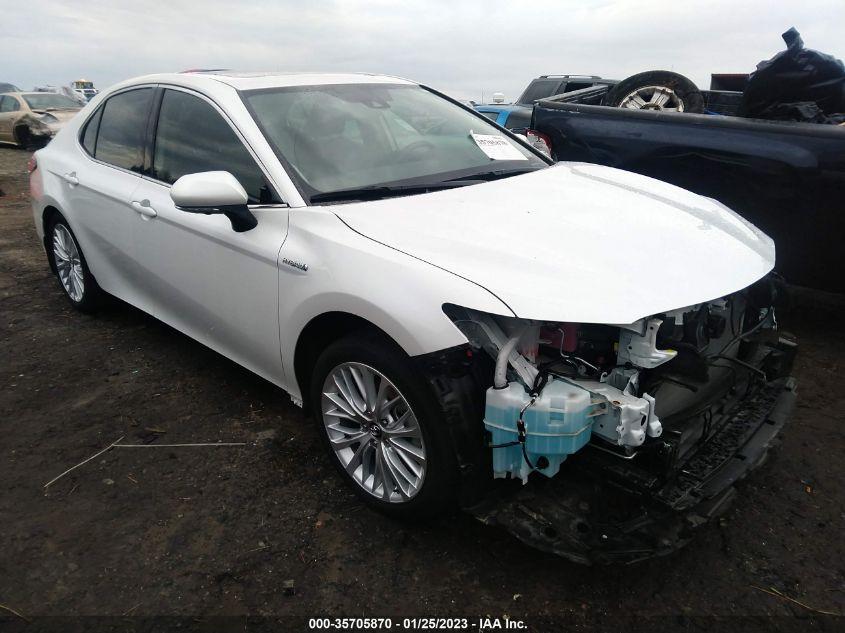 TOYOTA CAMRY HYBRID XLE 2020