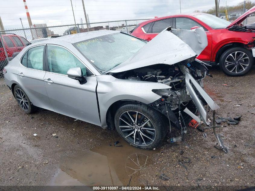 TOYOTA CAMRY SE 2021