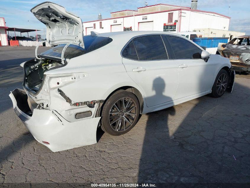 TOYOTA CAMRY SE 2023