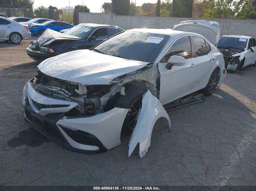 TOYOTA CAMRY SE 2023