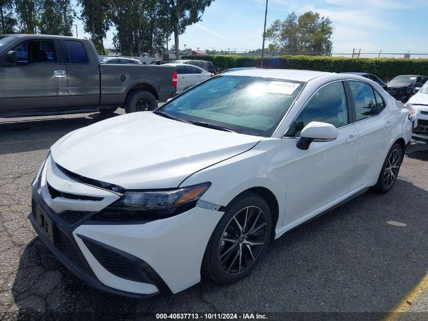 TOYOTA CAMRY SE 2024