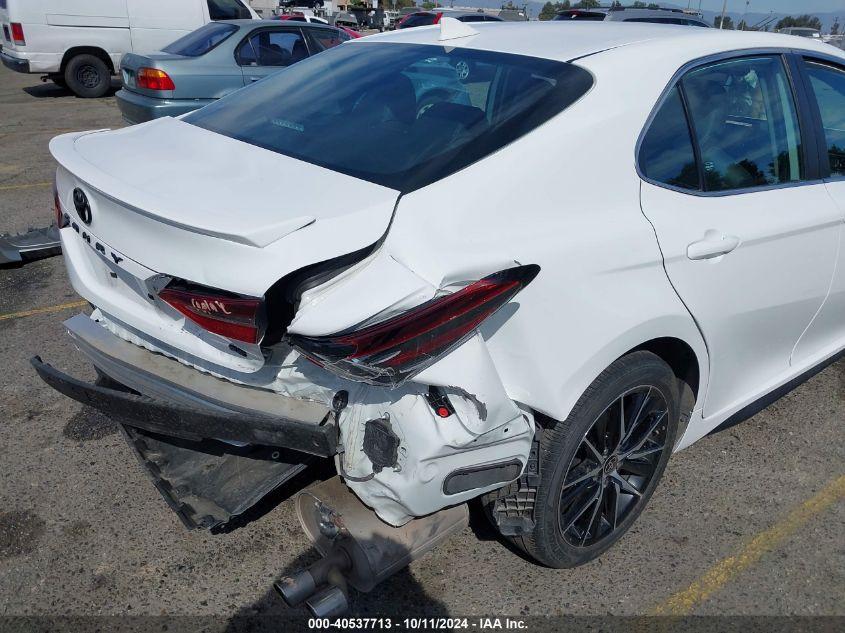 TOYOTA CAMRY SE 2024