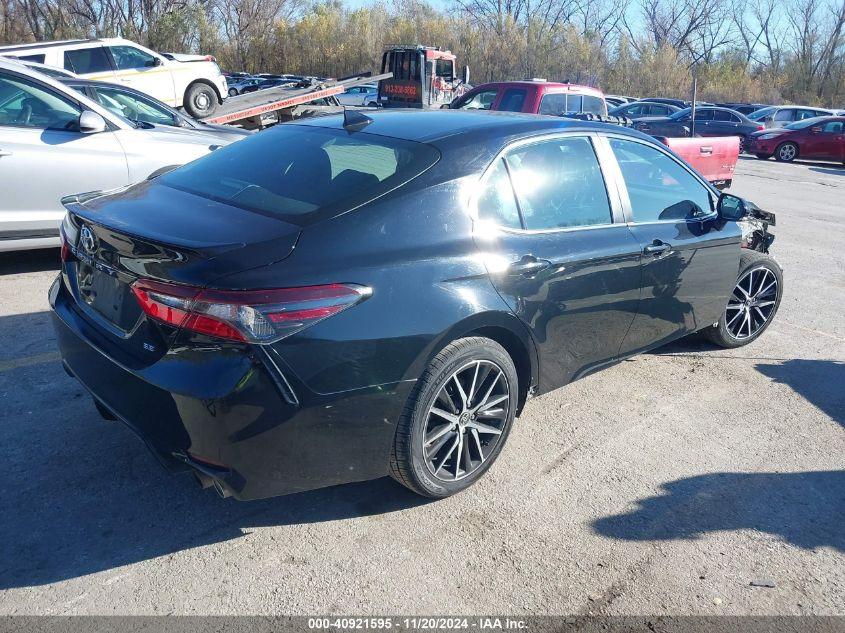 TOYOTA CAMRY SE 2023