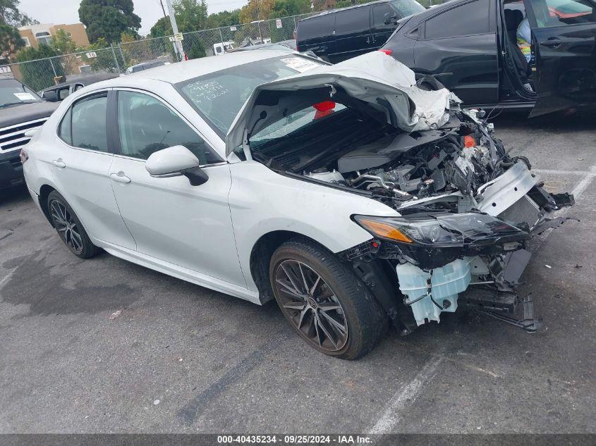 TOYOTA CAMRY SE 2023