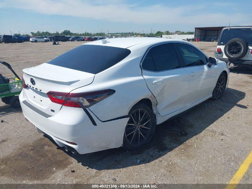 TOYOTA CAMRY SE 2024