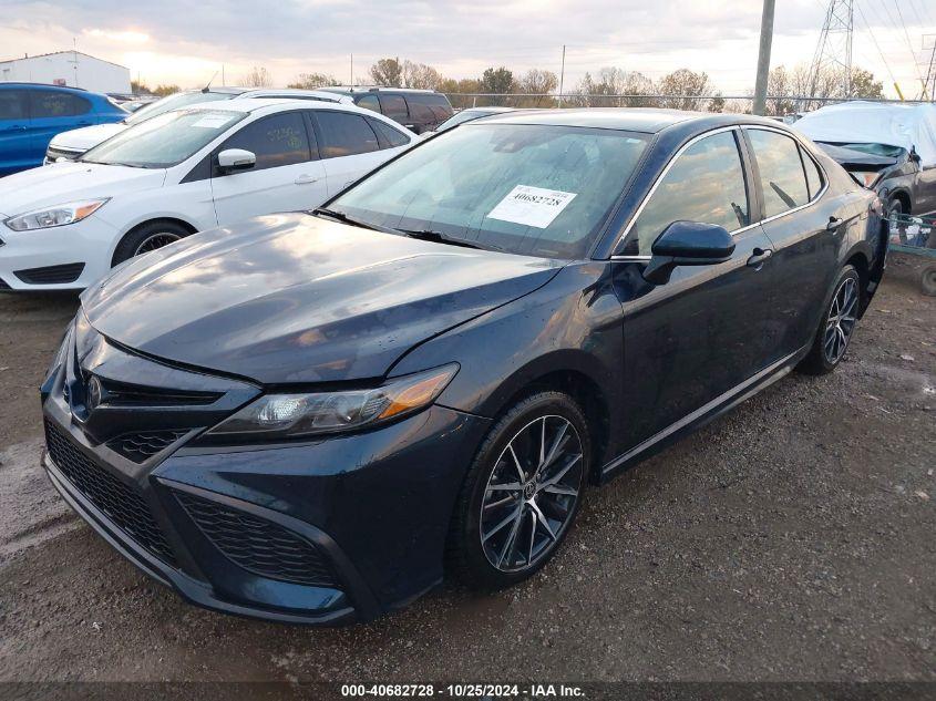 TOYOTA CAMRY SE 2021