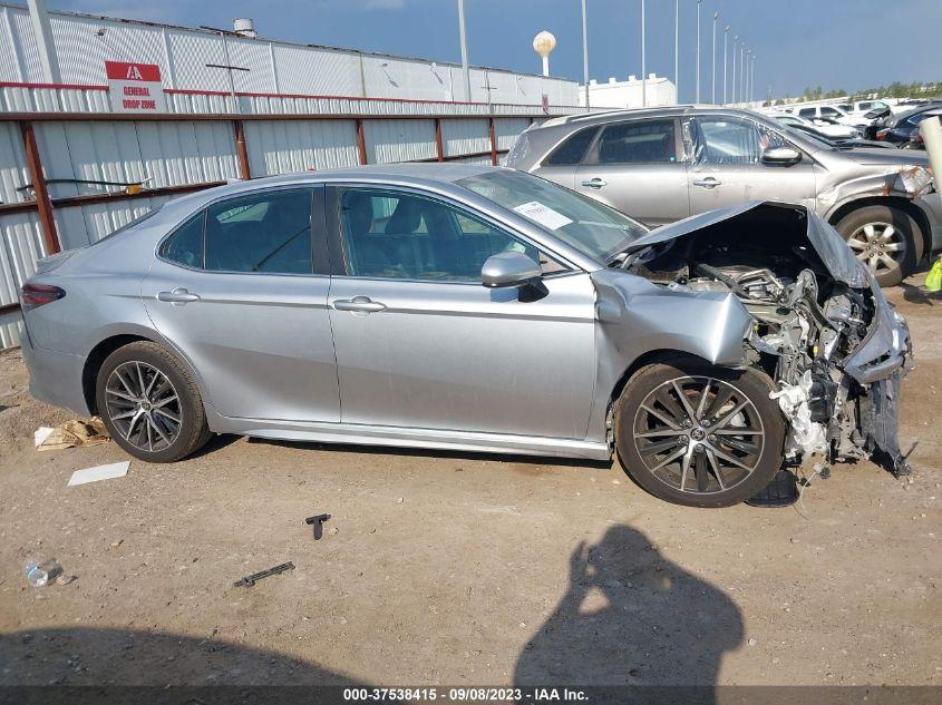 TOYOTA CAMRY SE 2021